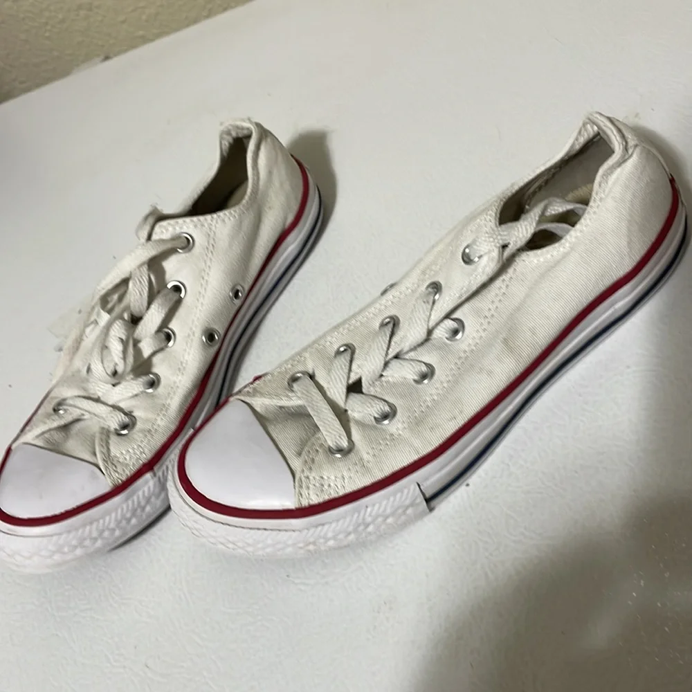 COPY - Converse Youth White All Star Sneakers. Good Condition. Size 3.